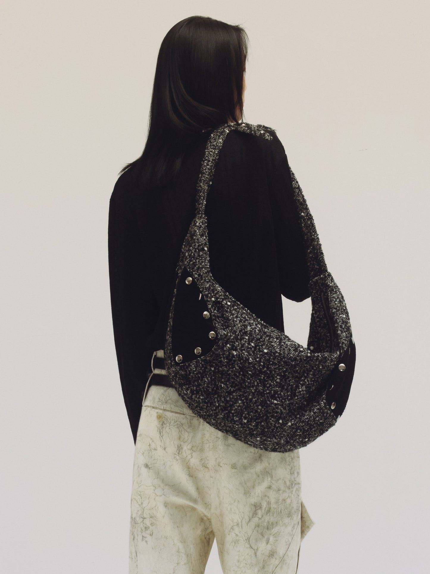 OYSTER MESSENGER BAG