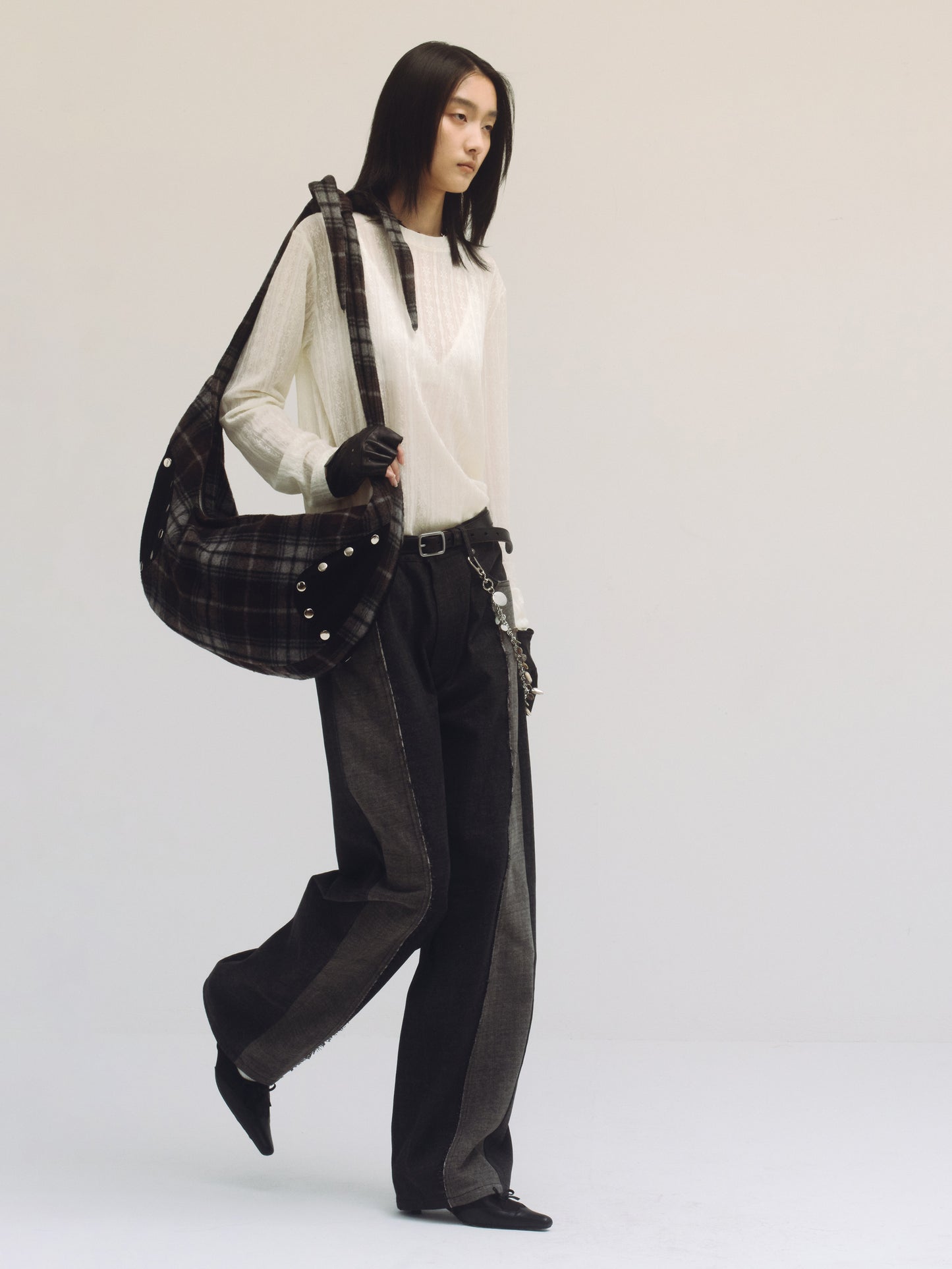 OYSTER MESSENGER BAG