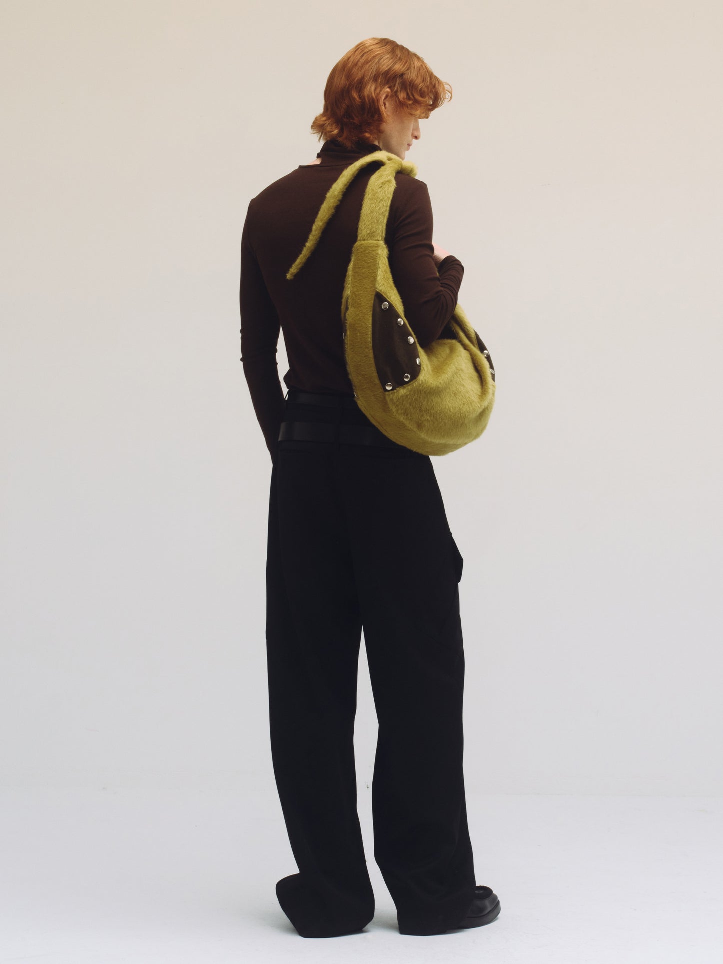 OYSTER MESSENGER BAG