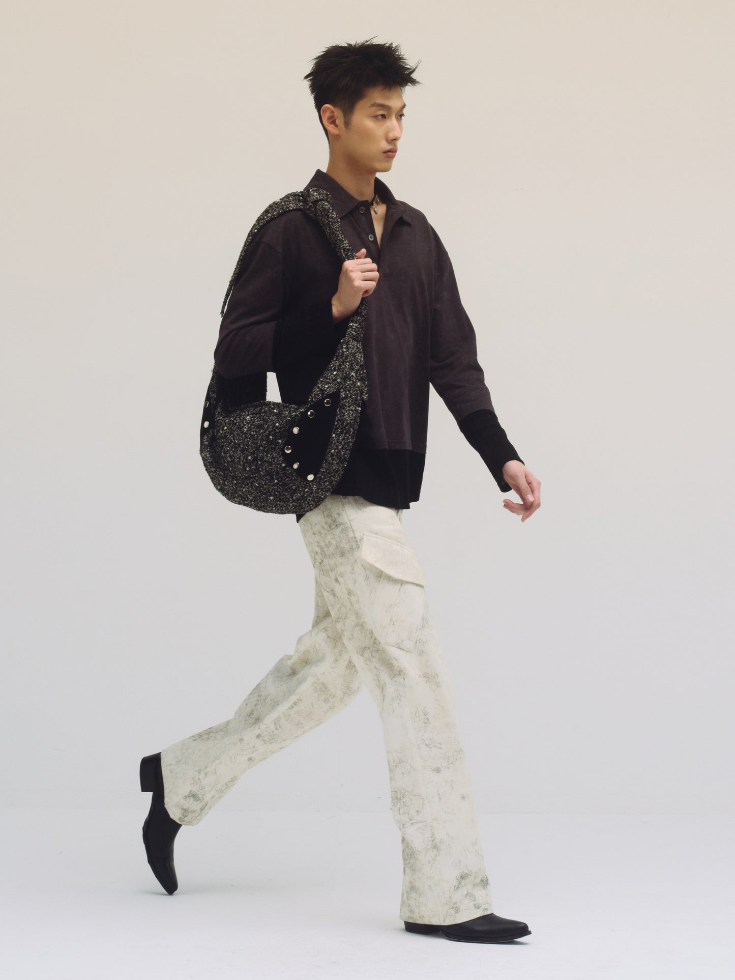 OYSTER MESSENGER BAG