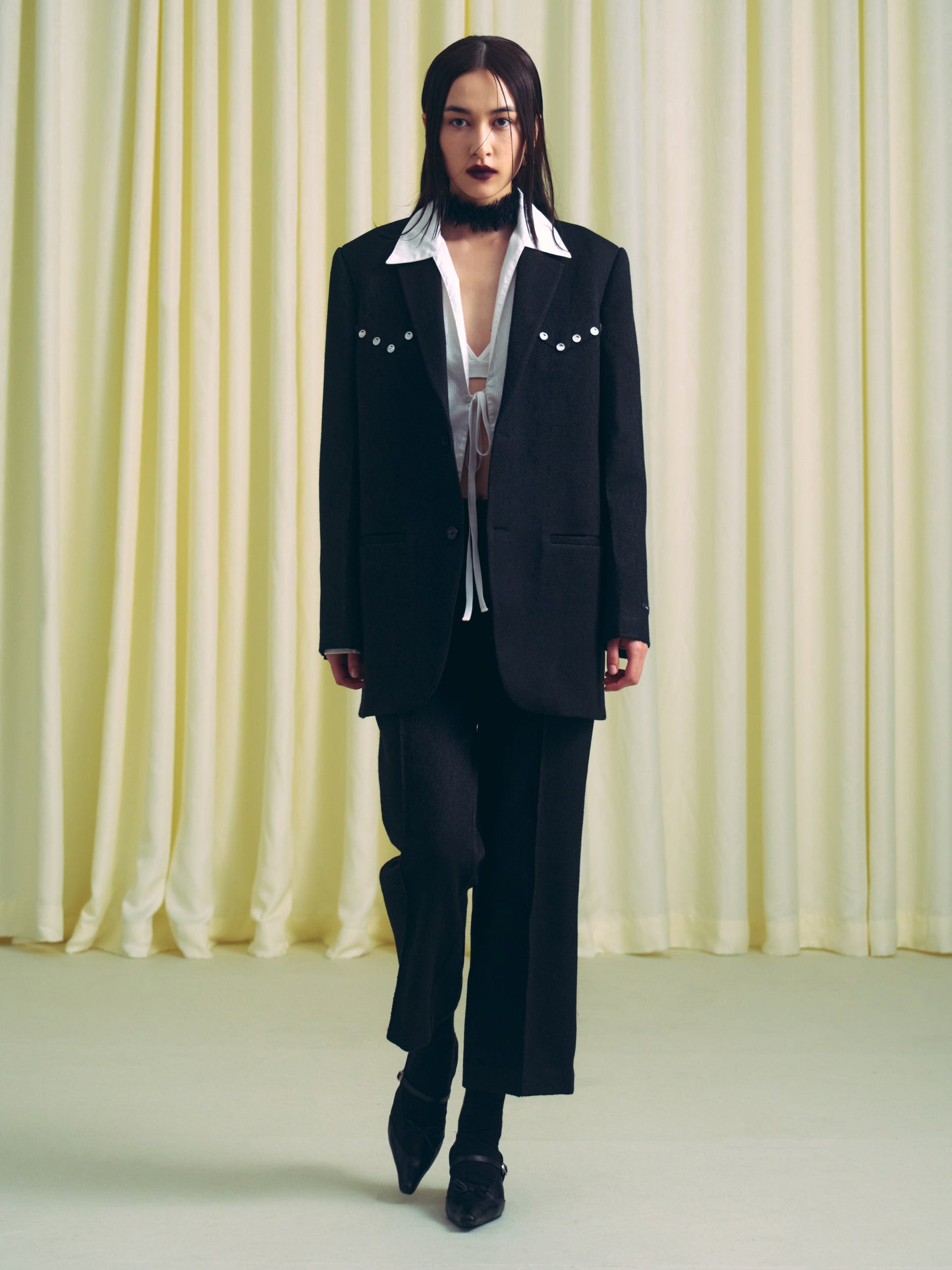 DETACHABLE COLLAR BLAZER